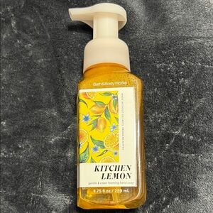 NWT Bath and Body Works Kitchen Lemon Gentle & Clean Foaming Hand Soap 🍋